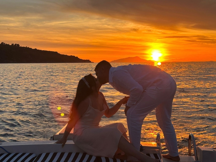 SUNSET BOAT EXPERIENCE