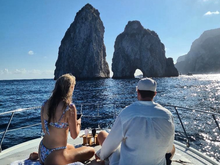 CAPRI BOAT EXPERIENCE